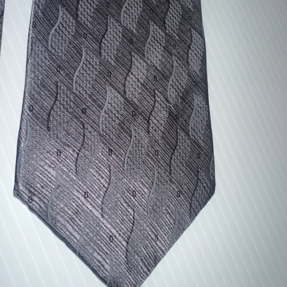 Dino Bassi Tie Grey Hand Made Mens 100% Silk Neck Tie Made In Korea